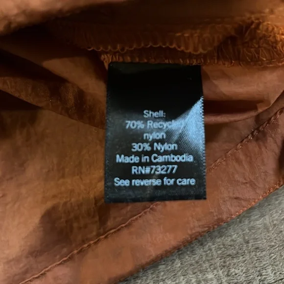 FLX brand rust/orange cropped wind jacket-NWOT Small - Picture 4 of 5